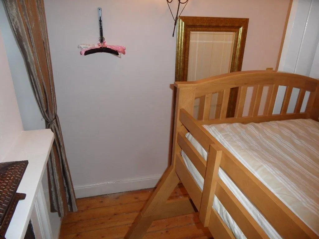 Cockburn Street Apartment Edinburgh United Kingdom