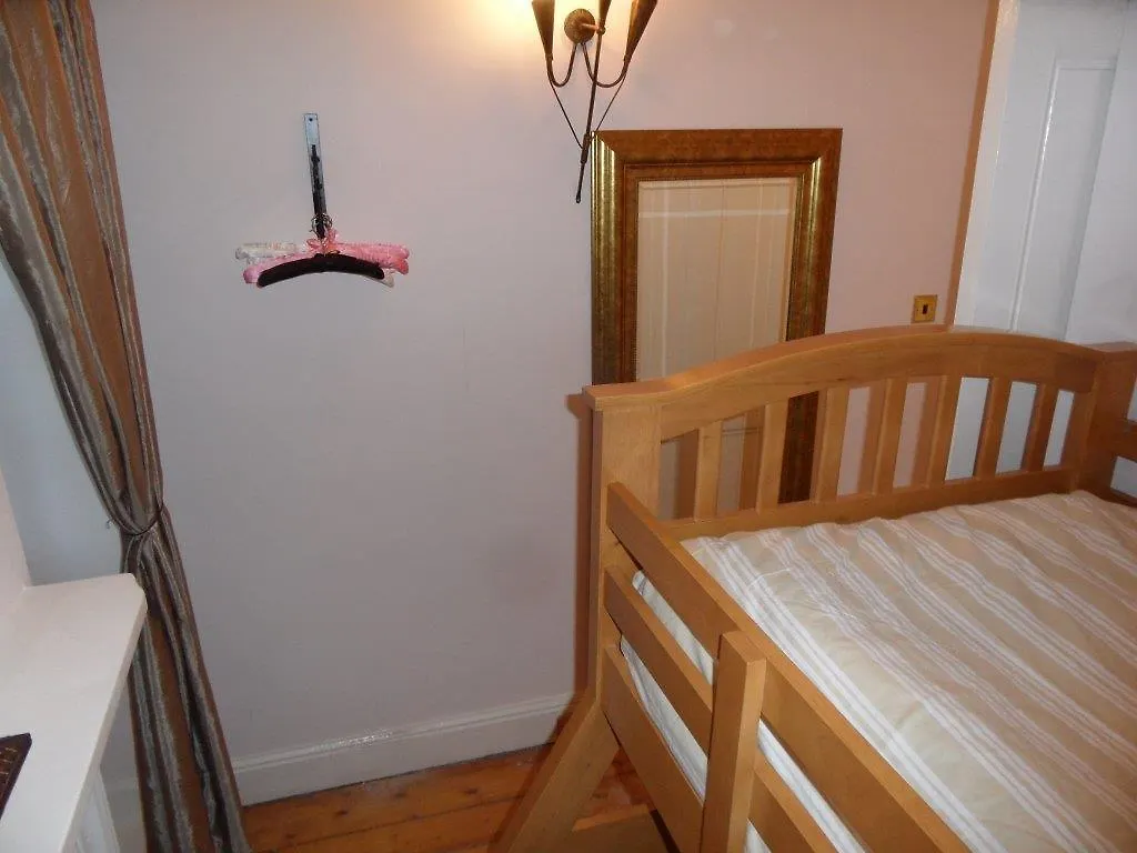 Cockburn Street Apartment Edinburgh